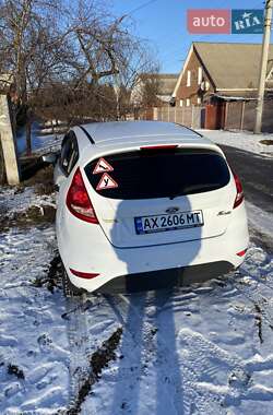Хэтчбек Ford Fiesta 2012 в 
