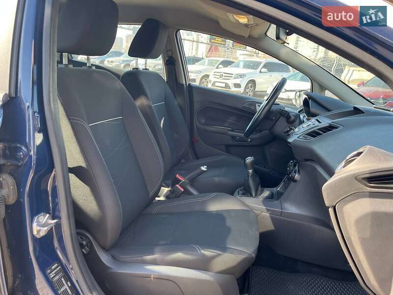 Хэтчбек Ford Fiesta 2016 в Киеве