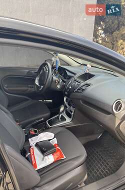 Хэтчбек Ford Fiesta 2017 в 