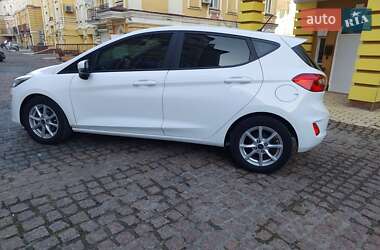 Хетчбек Ford Fiesta 2017 в Києві