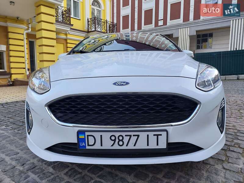 Хетчбек Ford Fiesta 2017 в Києві