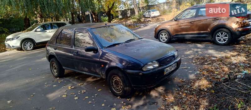 Хэтчбек Ford Fiesta 1997 в 