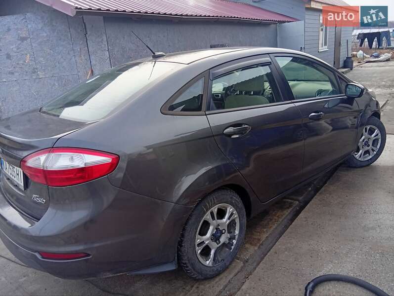 Седан Ford Fiesta 2014 в Києві
