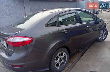 Седан Ford Fiesta 2014 в 