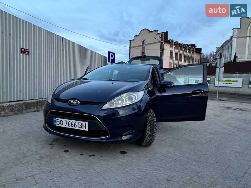 Хэтчбек Ford Fiesta 2011 в Тернополе