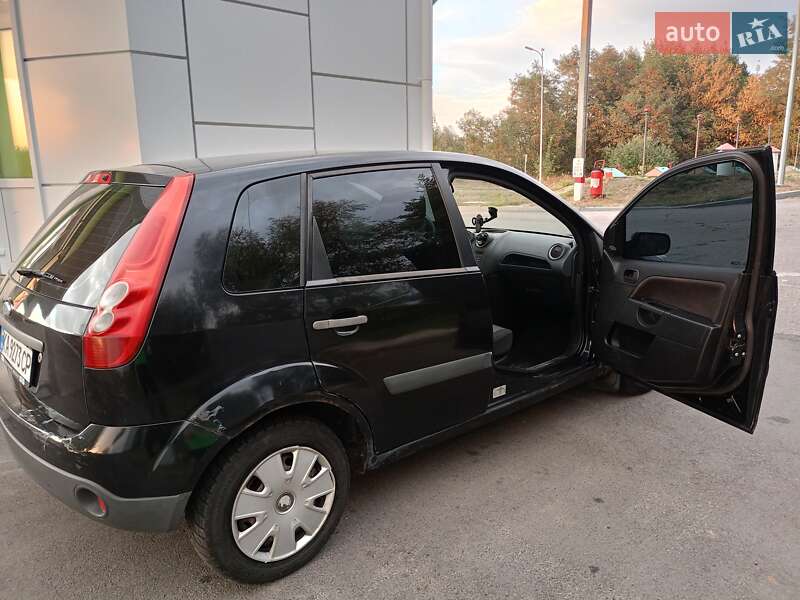 Хэтчбек Ford Fiesta 2008 в Макарове