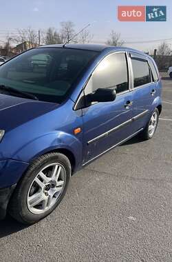 Хэтчбек Ford Fiesta 2006 в 