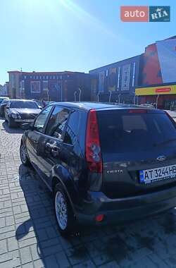 Хетчбек Ford Fiesta 2007 в 