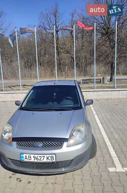 Хэтчбек Ford Fiesta 2007 в 