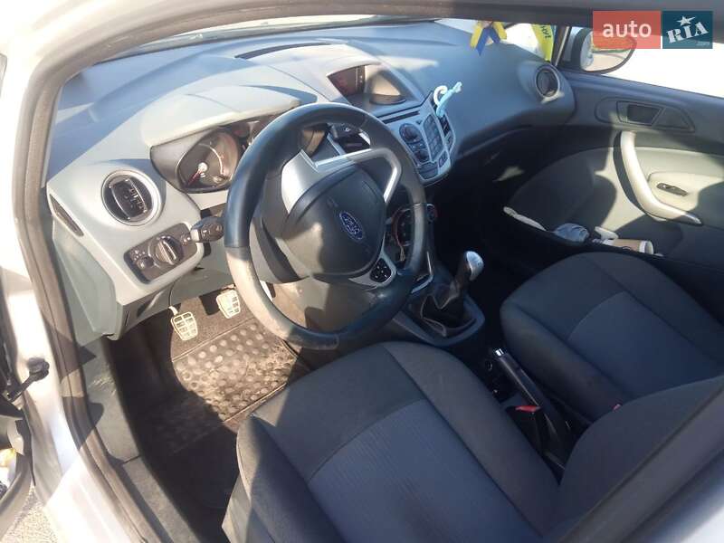 Хетчбек Ford Fiesta 2011 в Львові фото 5 Хетчбек Ford Fiesta 2011 в Львові