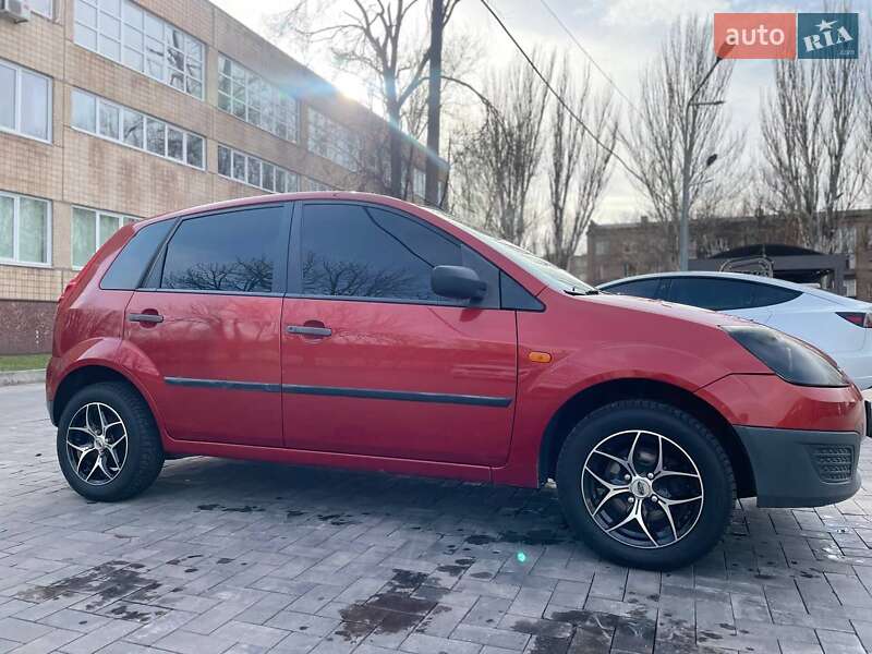 Хетчбек Ford Fiesta 2007 в Кривому Розі
