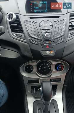 Хэтчбек Ford Fiesta 2017 в 
