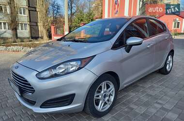 Хэтчбек Ford Fiesta 2018 в 