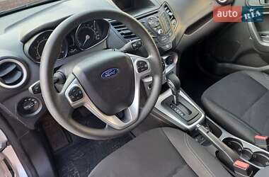Хэтчбек Ford Fiesta 2018 в 