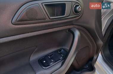 Хэтчбек Ford Fiesta 2018 в 