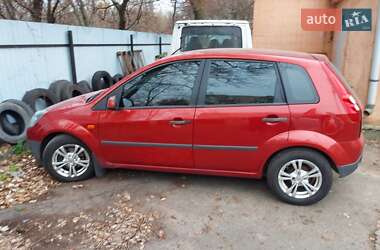 Хэтчбек Ford Fiesta 2007 в 