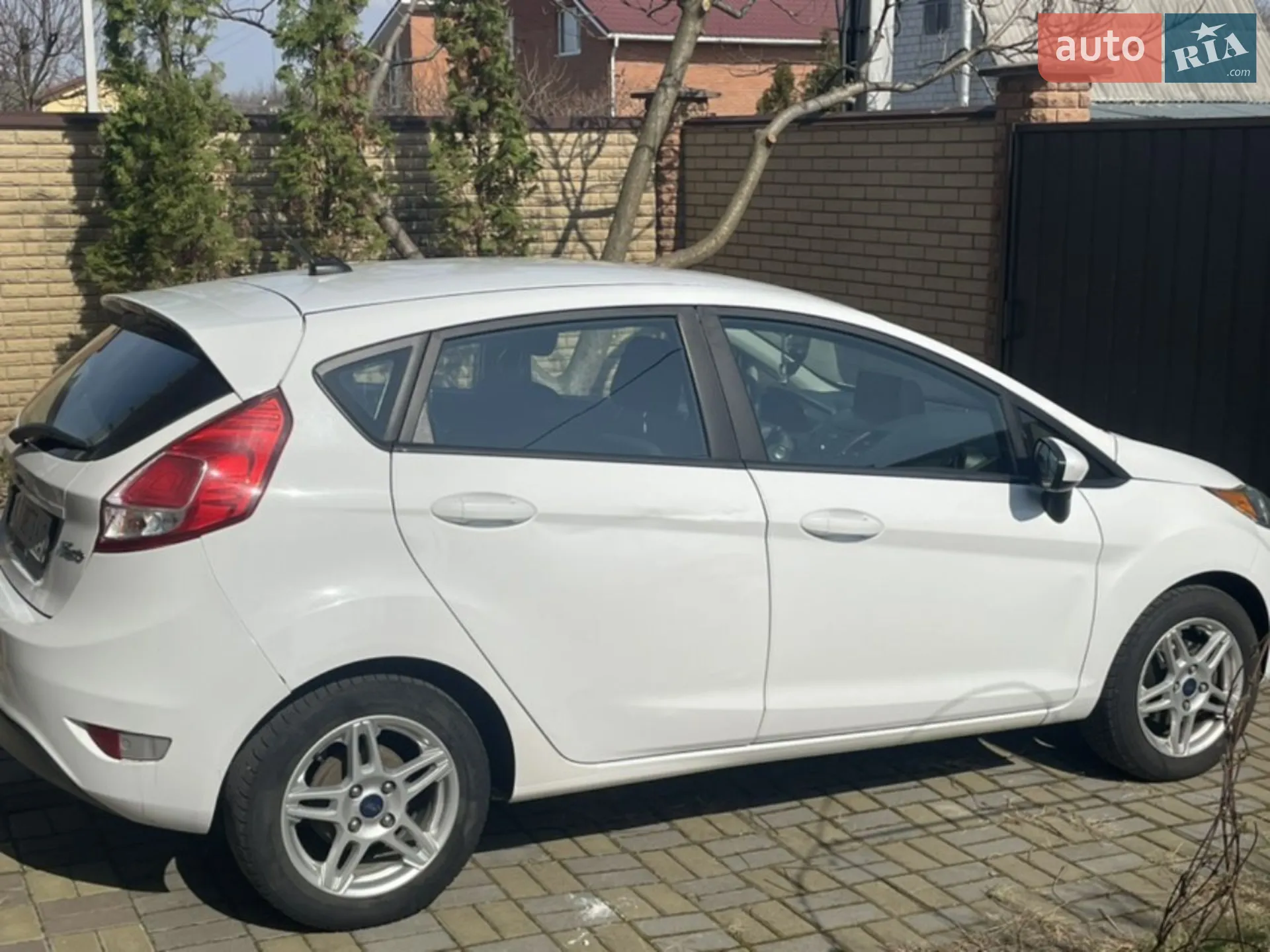 2017 Ford Fiesta - мініатюра 4