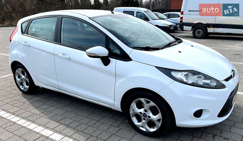 Хетчбек Ford Fiesta 2011 в Львові