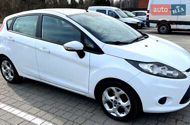 Хэтчбек Ford Fiesta 2011 в 