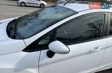 Хэтчбек Ford Fiesta 2011 в 