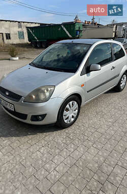 Хэтчбек Ford Fiesta 2006 в 