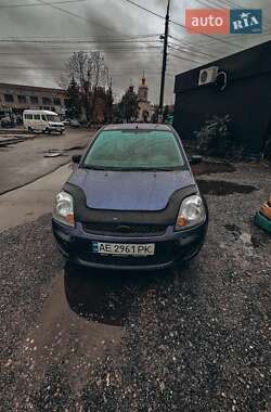Хэтчбек Ford Fiesta 2006 в 