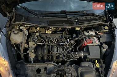 Хэтчбек Ford Fiesta 2014 в 