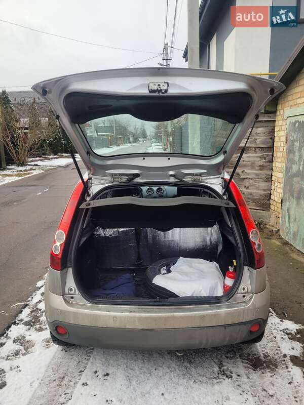Хетчбек Ford Fiesta 2008 в Бучі