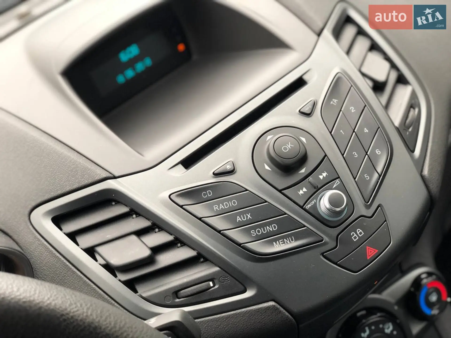 2013 Ford Fiesta - мініатюра 8