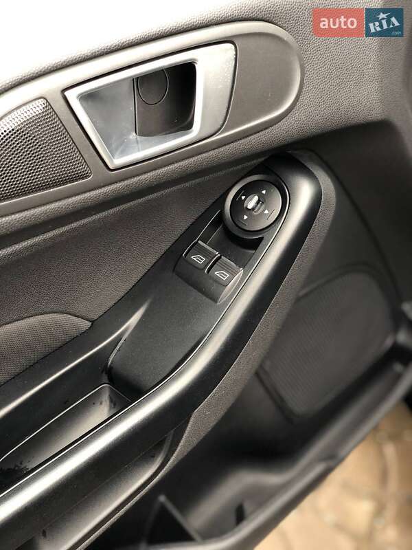 Хэтчбек Ford Fiesta 2013 в Ковеле