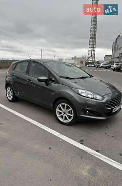 Хэтчбек Ford Fiesta 2019 в 