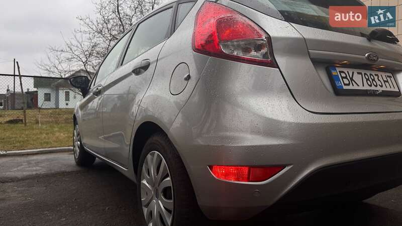 Хэтчбек Ford Fiesta 2013 в Гоще