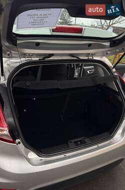 Хэтчбек Ford Fiesta 2013 в 