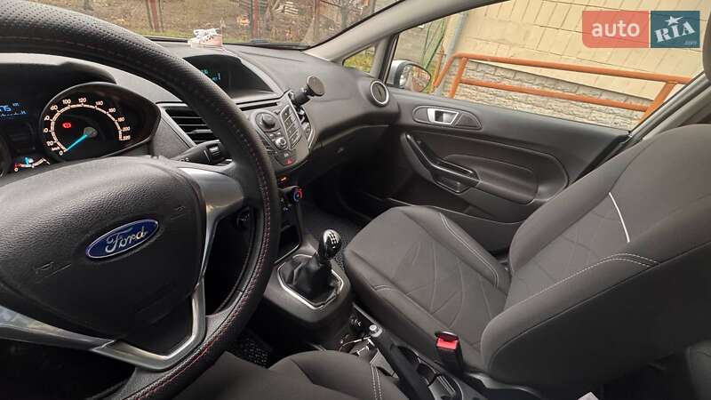 Хэтчбек Ford Fiesta 2013 в Гоще