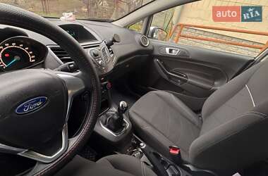 Хэтчбек Ford Fiesta 2013 в 