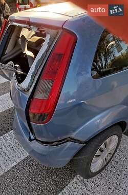 Хетчбек Ford Fiesta 2003 в 