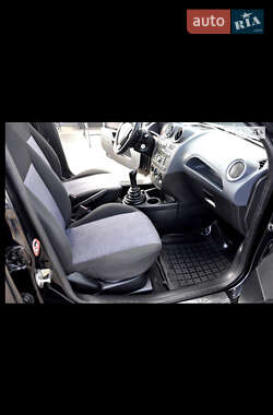 Хэтчбек Ford Fiesta 2008 в 