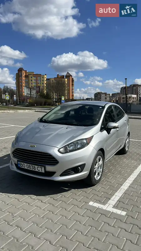 Седан Ford Fiesta 2015 в 
