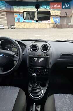 Хэтчбек Ford Fiesta 2008 в 