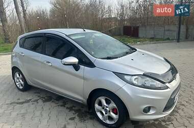 Хэтчбек Ford Fiesta 2010 в 
