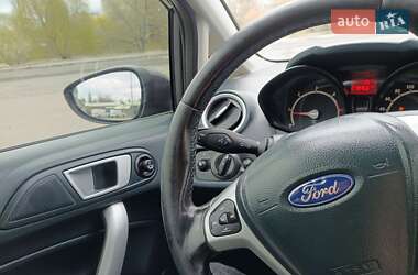 Хэтчбек Ford Fiesta 2011 в 
