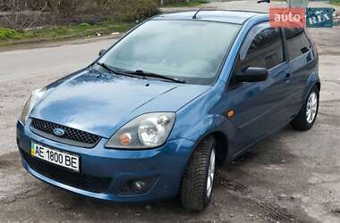 Хэтчбек Ford Fiesta 2006 в 