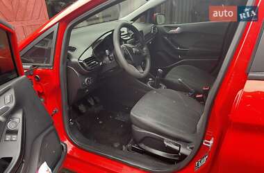 Хэтчбек Ford Fiesta 2018 в 