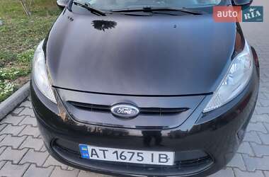 Хэтчбек Ford Fiesta 2013 в 