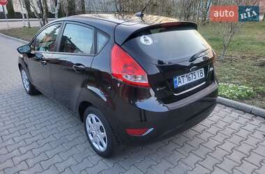 Хэтчбек Ford Fiesta 2013 в 