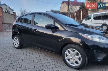 Хэтчбек Ford Fiesta 2013 в 