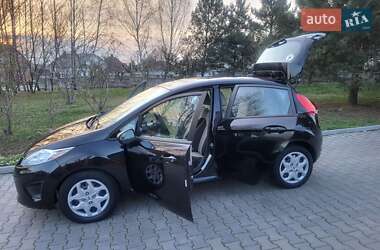 Хэтчбек Ford Fiesta 2013 в 