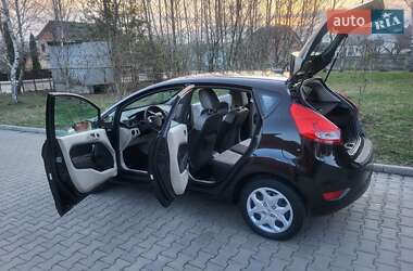 Хэтчбек Ford Fiesta 2013 в 