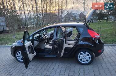 Хэтчбек Ford Fiesta 2013 в 