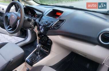 Хэтчбек Ford Fiesta 2013 в 